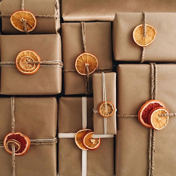 20 Creative Ways To Gift Wrap Your Presents This Christmas - Dried Oranges