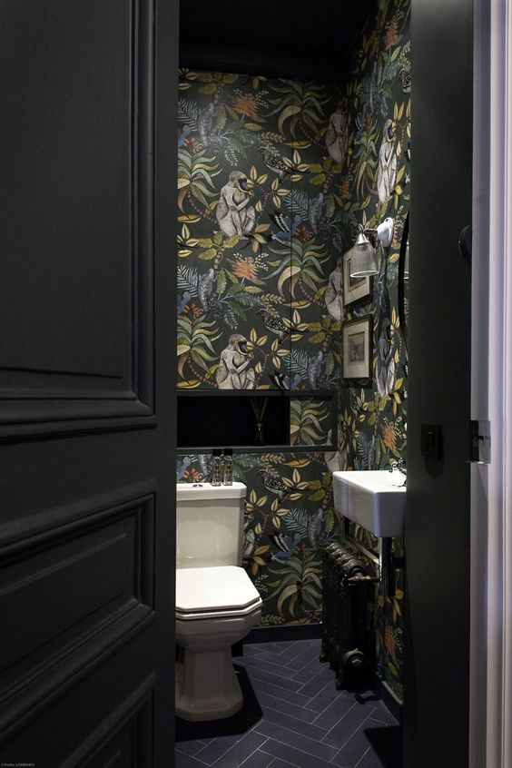 January Pinterest: Top 15 For Ideas and Inspiration - Small wallpapered bathroom
