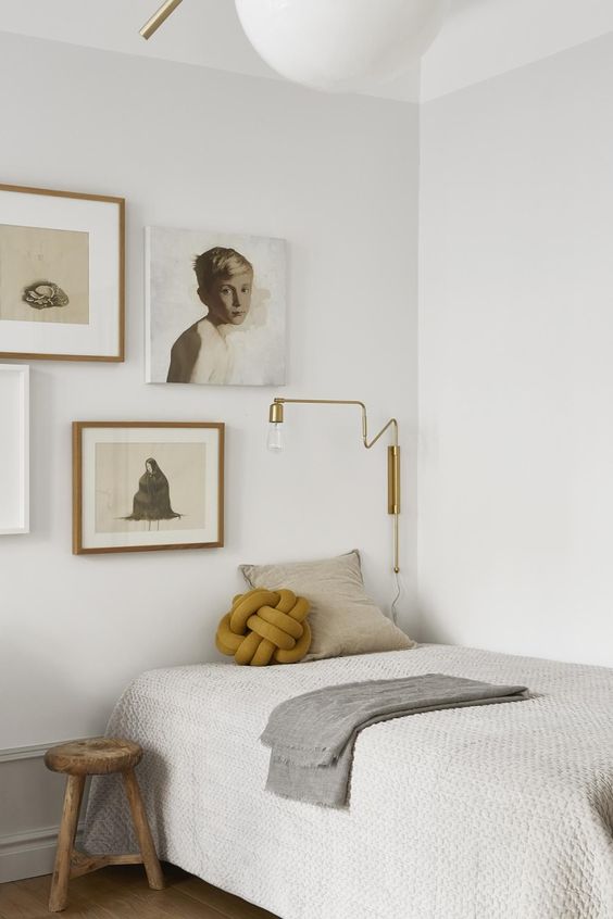 9 Tricks To Make A Small Bedroom Look & Feel Larger - Minimal Furniture
